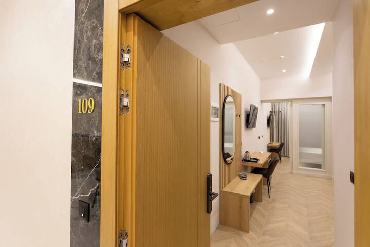 Room 100 of 249