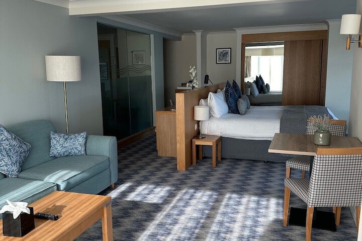 Room 10 of 72