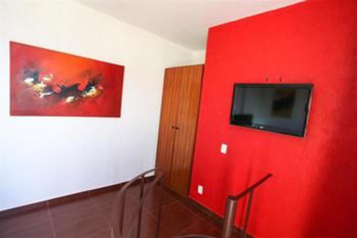 Room 16 of 28