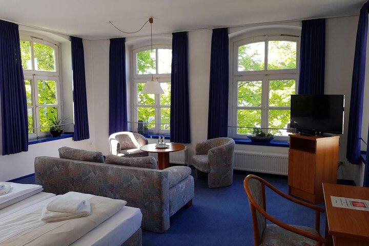 Room 9 of 22