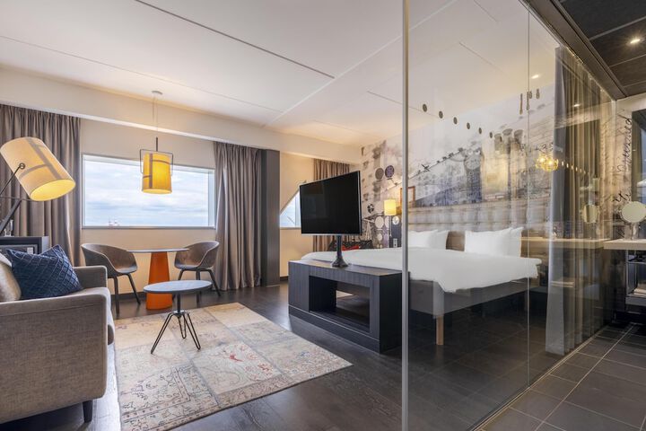 Room 62 of 317