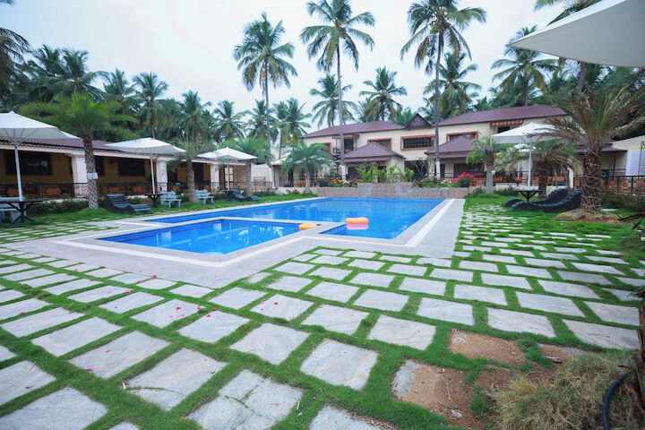 Pool 41 of 54