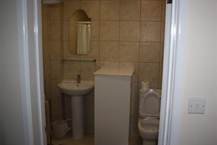 Room 4 of 14