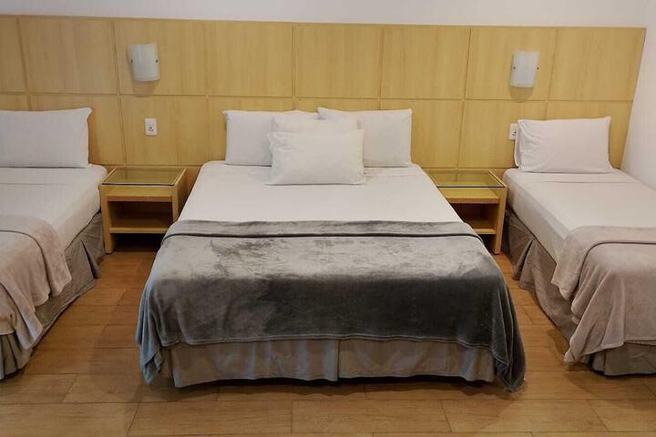 Room 32 of 93