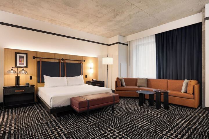 Room 8 of 35