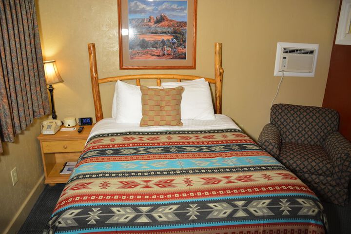 Room 13 of 96
