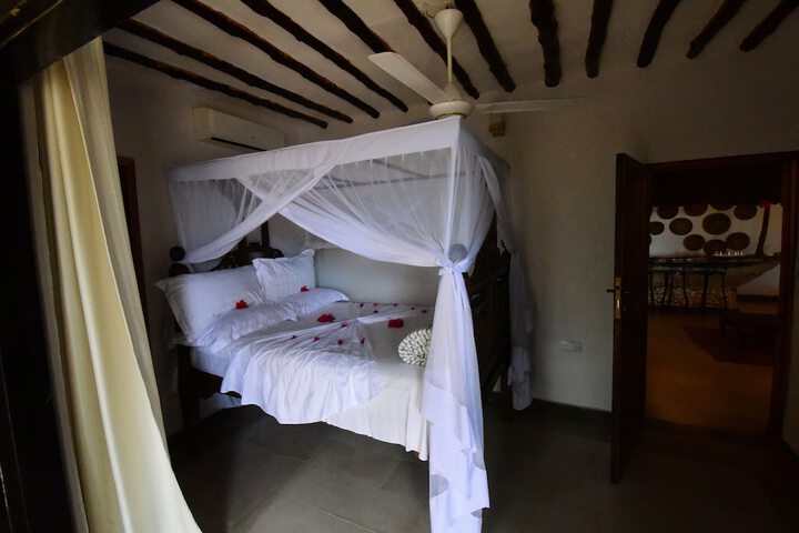Room 28 of 98