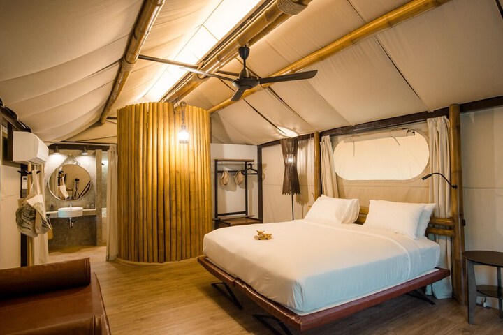 Room 14 of 60