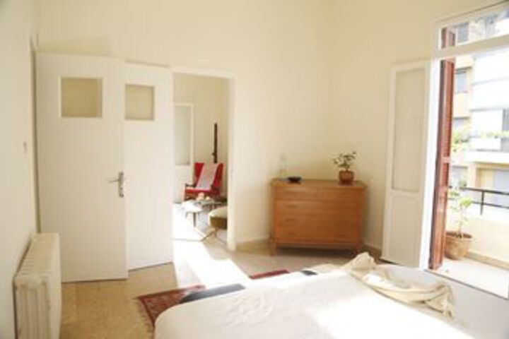 Room 11 of 28