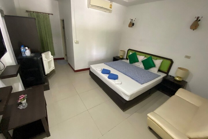 Room 7 of 17