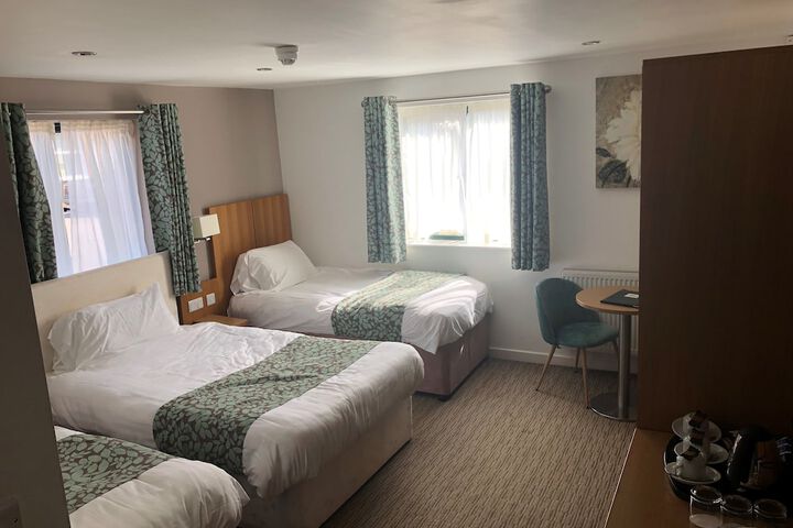 Room 3 of 52