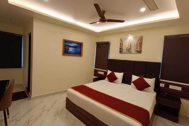 Room 9 of 26
