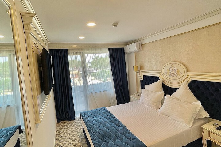 Room 12 of 52