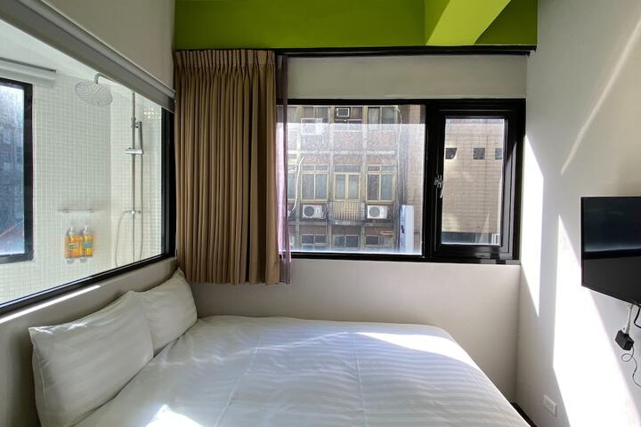 Room 65 of 108