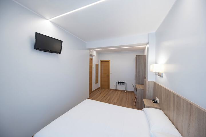 Room 18 of 38