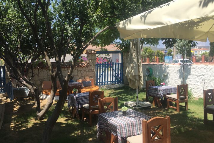 Tuana Hotel