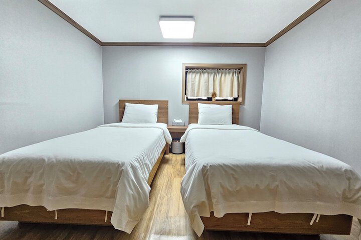 Room 15 of 41