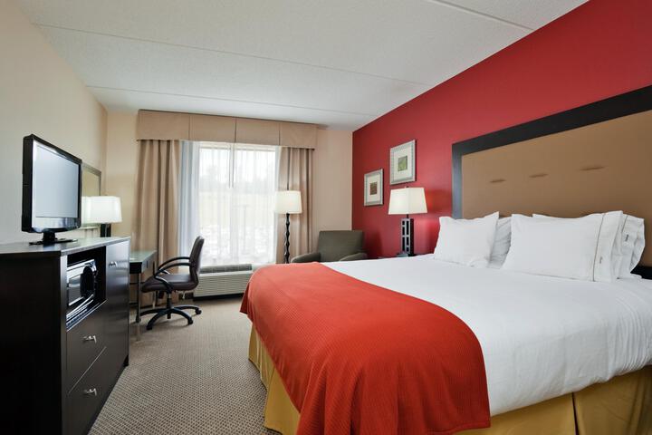Standard Room, King or Two Doubles (2 of 3)