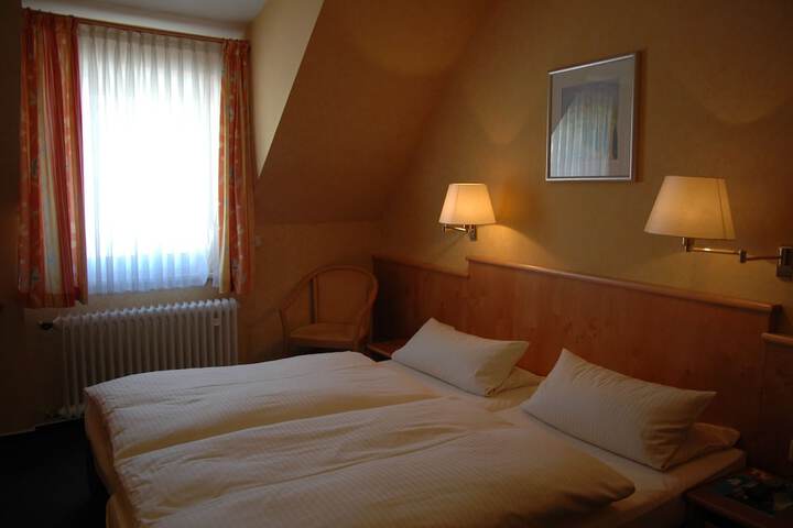 Room 10 of 47