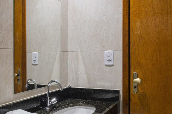 Room 48 of 73