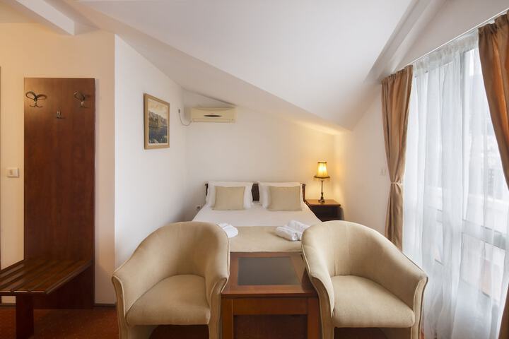 Room 29 of 95