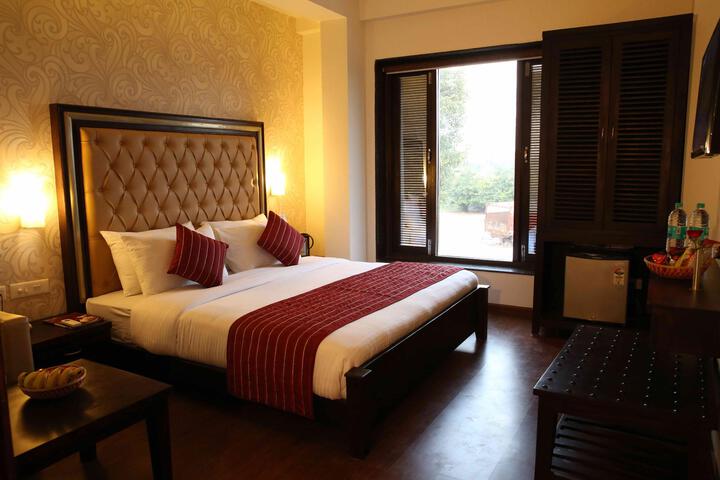 Room 3 of 28