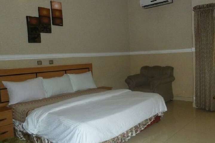 Room 3 of 20