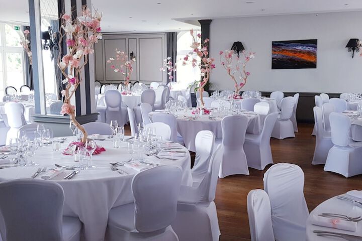 Ballroom/Hall 33 of 47