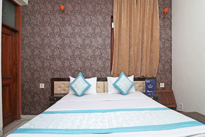 Room 16 of 25