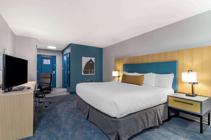 Room 7 of 44