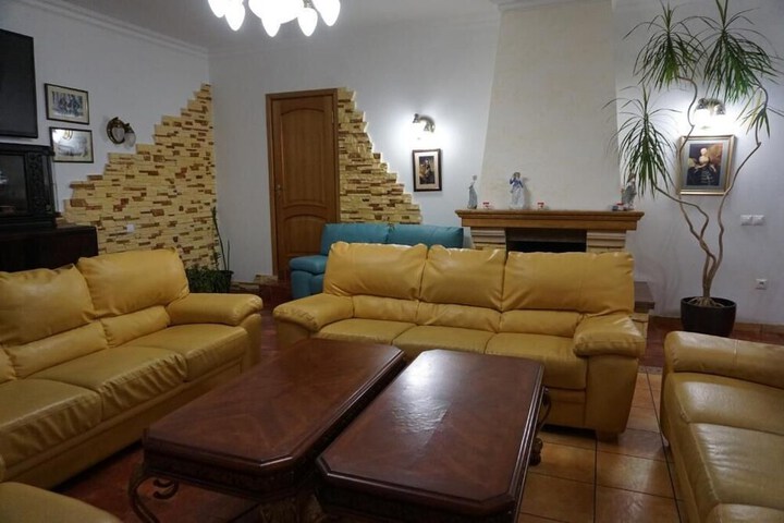 Room 30 of 60