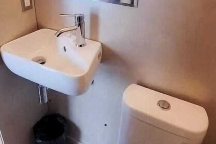 Room 15 of 26