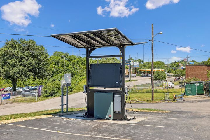 Electric vehicle charging station