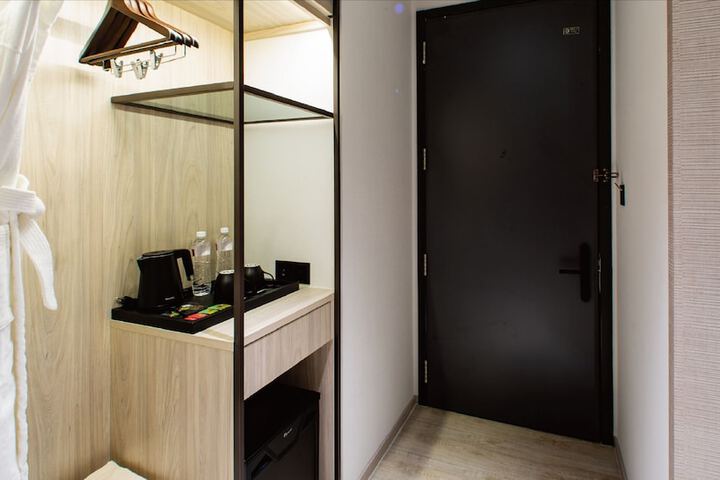 Room 26 of 47
