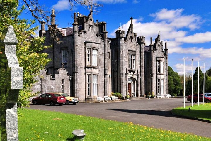 Belleek Castle