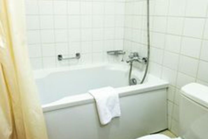 Room 2 of 31