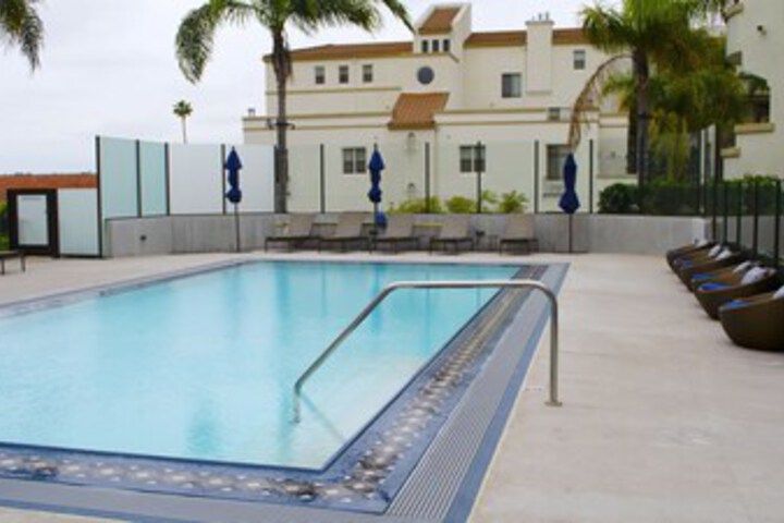 Pool Hotel