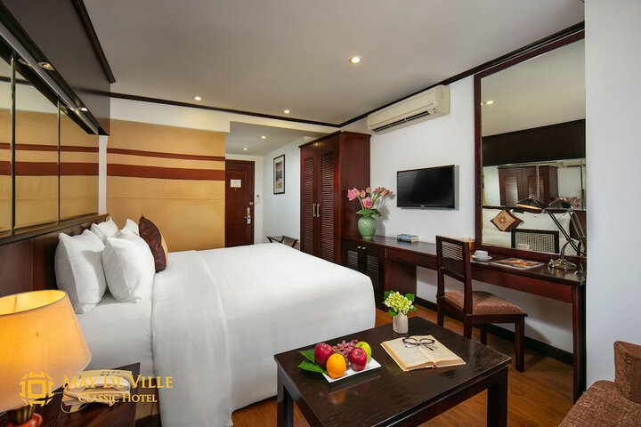 Room 8 of 97