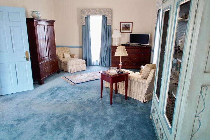 Room 122 of 240