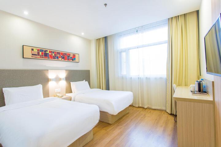 Room 14 of 34