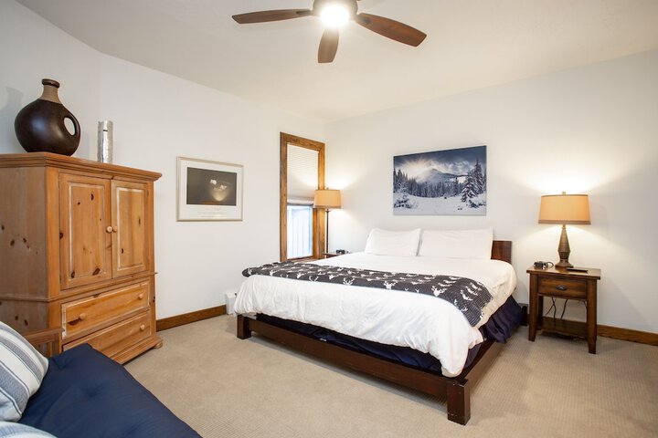Room 71 of 364