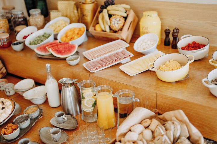 Breakfast/Coffee Service 60 of 77