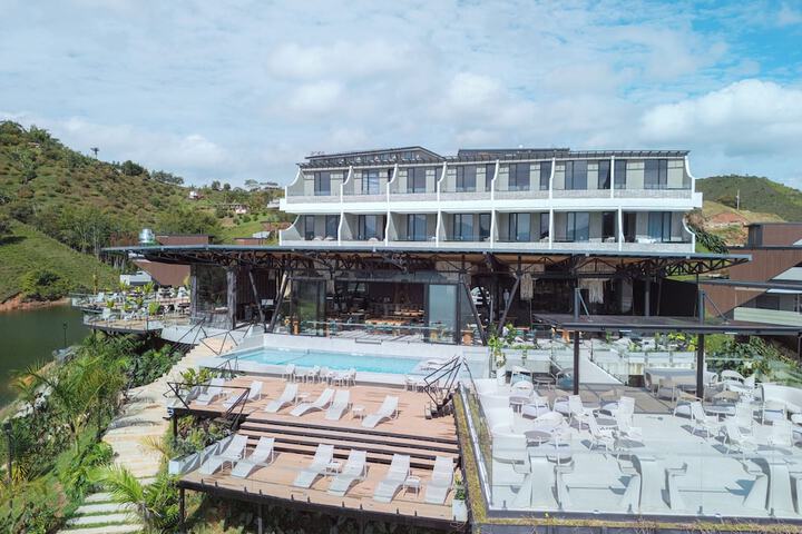 Hotel 152 of 159