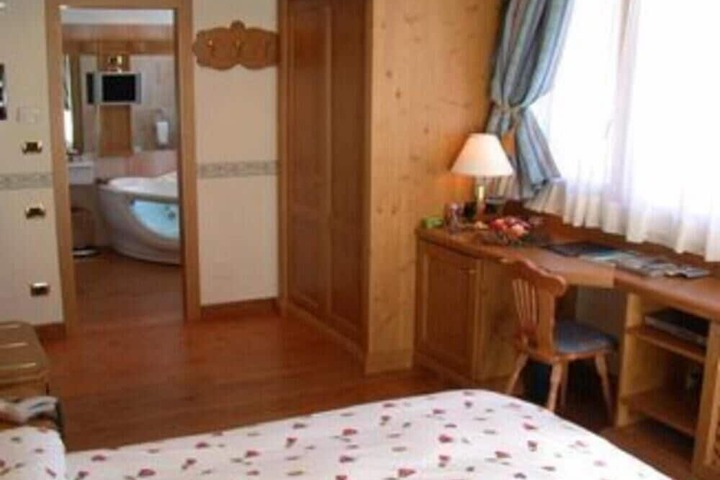 Room 18 of 73