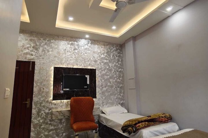 Room 15 of 21