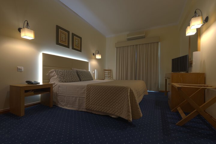 Room 5 of 36