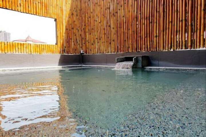 Hotel with Pool