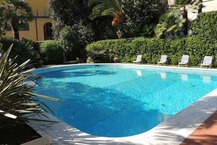 Pool 64 of 106