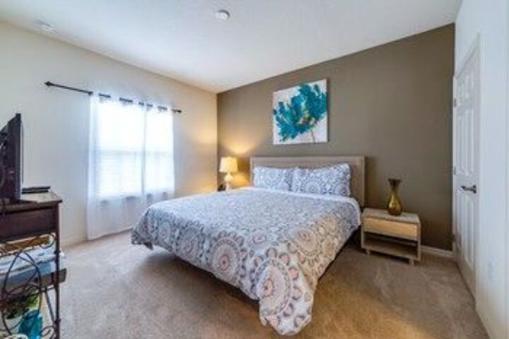 Room 10 of 19