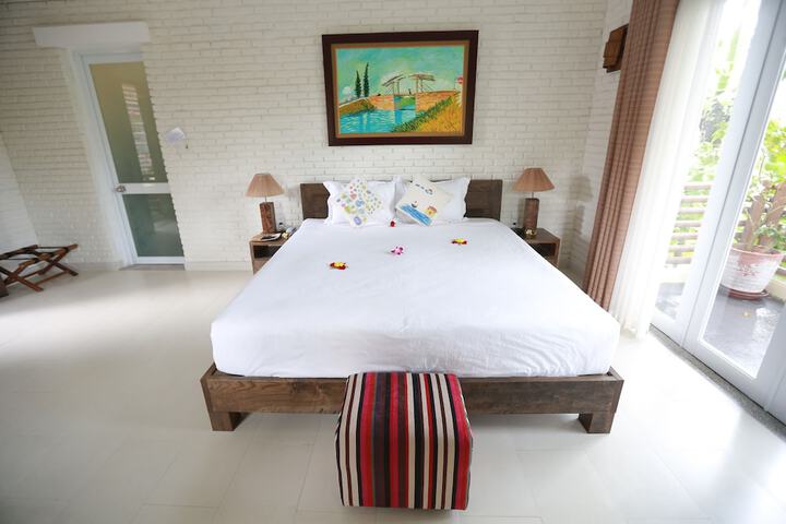 Room 4 of 92